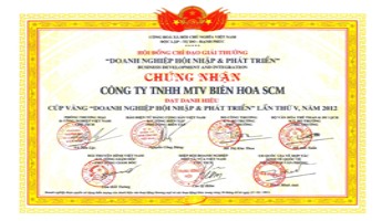 Giám Đốc Lê Quán Lâm nhận bằng khen từ Chủ tịch nước